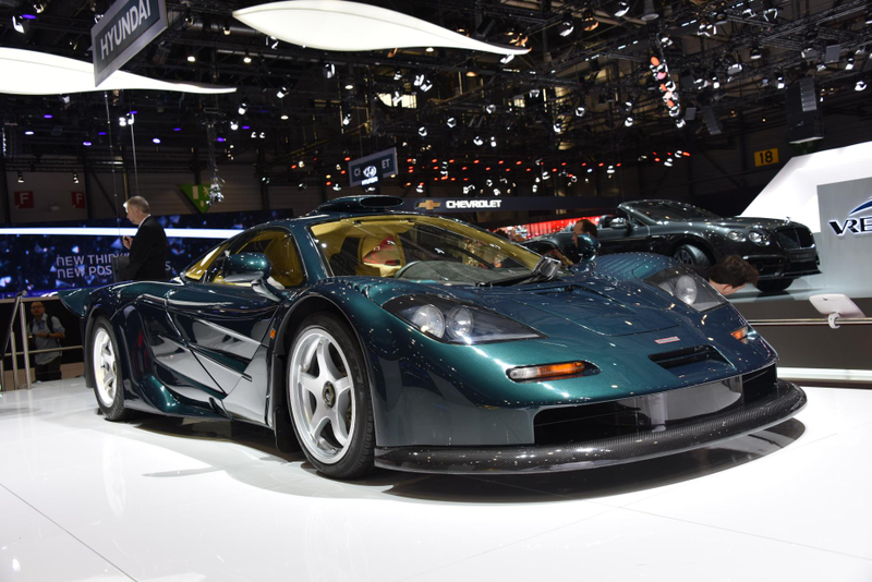 Illustration for article titled The McLaren P1 GTR Makes The Beloved McLaren F1 Look Like A Dinosaur